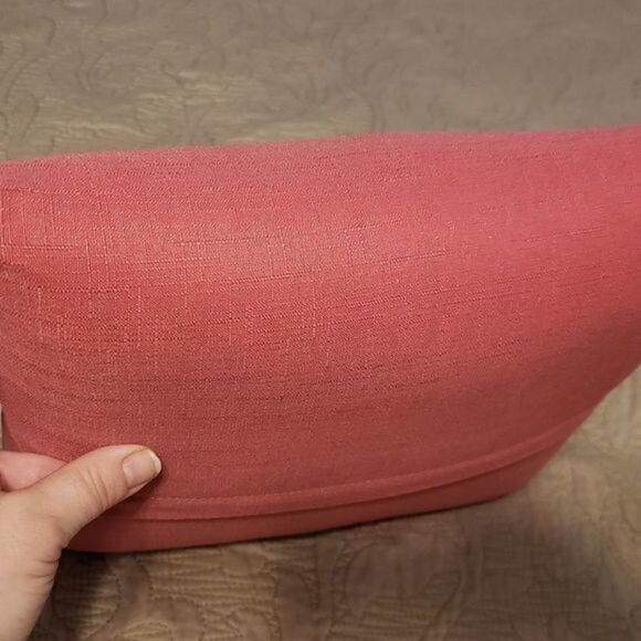 Pain Free Massage Vibrating Pillow, Pink Luxury Battery Pillow. NEVER USED - Picture 5 of 7